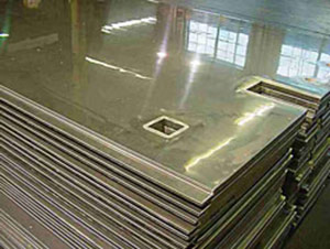 Stainless steel laminated plywood for railroad cars
